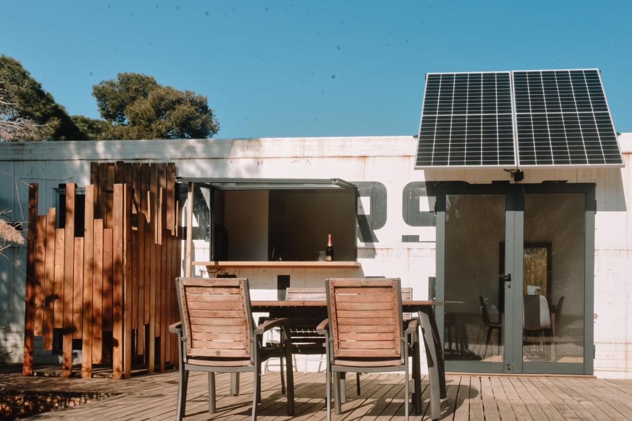 Cooltainer Retreat: Sustainable Coastal Forest Tiny House Near Barcelona Castelldefels Extérieur photo